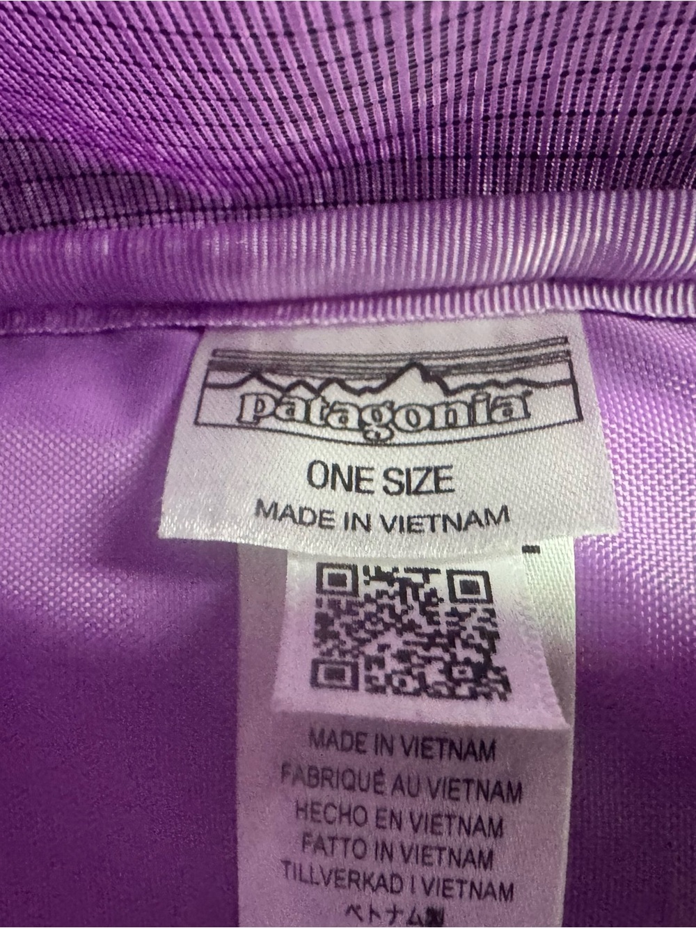RARE Patagonia Black Hole in Purple 25L - Picture 2 of 10